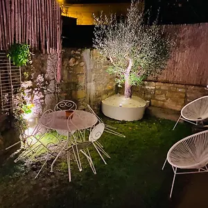 Ty Laumann Petite Maison Jardin Sur Le Port De Avec Parking Souterrain Vannes